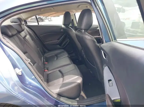 3MZBN1V34JM214763 2018 MAZDA 3 - Image 8