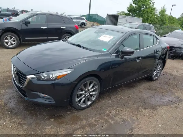 3MZBN1V34JM215945 2018 MAZDA 3 - Image 2