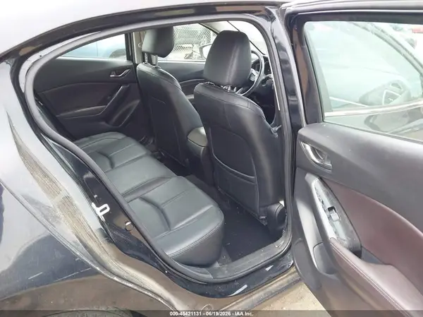 3MZBN1V34JM215945 2018 MAZDA 3 - Image 8