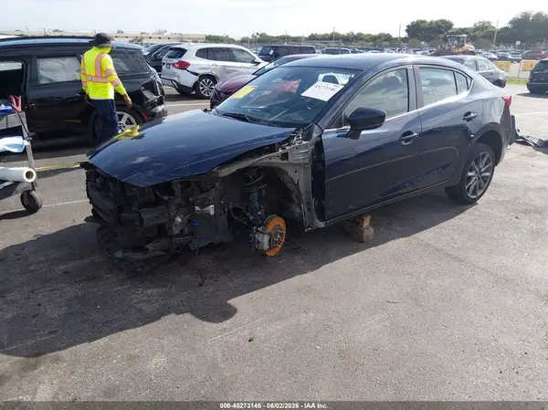 3MZBN1V34JM222748 2018 MAZDA 3 - Image 2