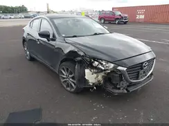 3MZBN1V34JM229070 2018 MAZDA 3