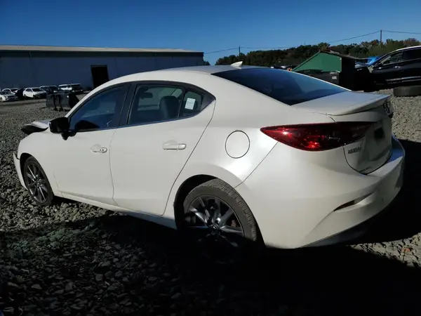 3MZBN1V34JM231191 2018 MAZDA 3 - Image 2