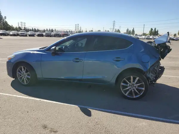 3MZBN1V34JM240828 2018 MAZDA 3 - Image 2