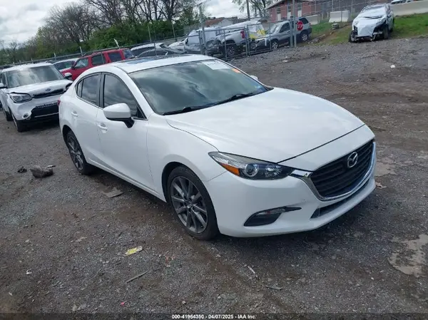 3MZBN1V34JM241414 2018 MAZDA 3 - Image 1