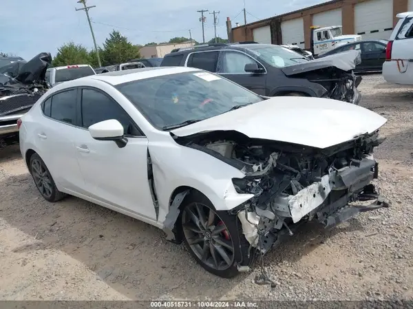 3MZBN1V34JM247648 2018 MAZDA 3 - Image 1