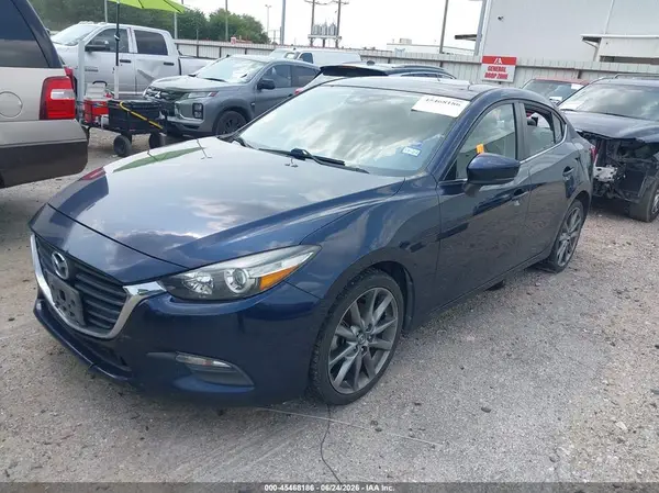 3MZBN1V34JM257791 2018 MAZDA 3 - Image 2