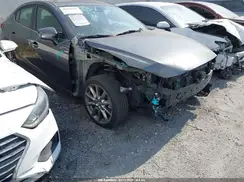 3MZBN1V34JM260352 2018 MAZDA 3