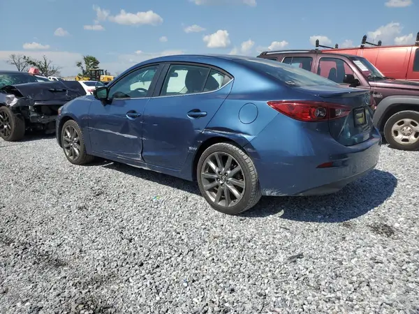 3MZBN1V34JM260593 2018 MAZDA 3 - Image 2