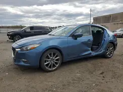 3MZBN1V34JM260724 2018 MAZDA 3