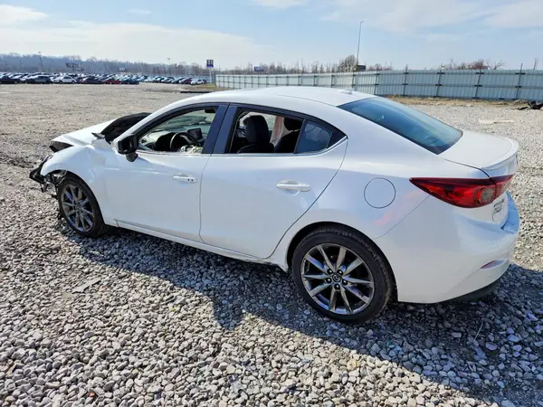 3MZBN1V34JM270864 2018 MAZDA 3 - Image 2