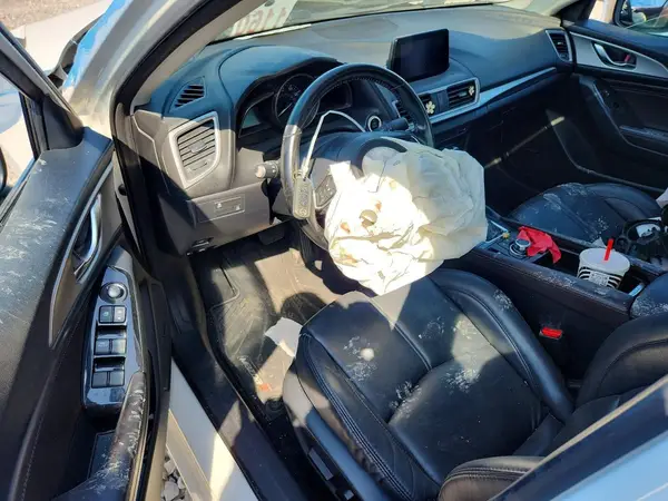 3MZBN1V34JM270864 2018 MAZDA 3 - Image 8