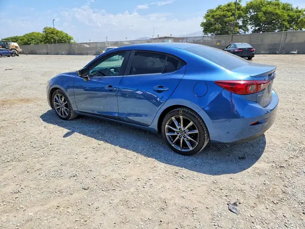 3MZBN1V34JM276356 2018 MAZDA 3 - Image 2