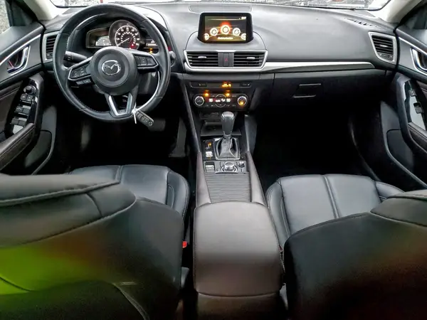 3MZBN1V35JM158624 2018 MAZDA 3 - Image 8