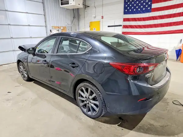 3MZBN1V35JM162561 2018 MAZDA 3 - Image 2