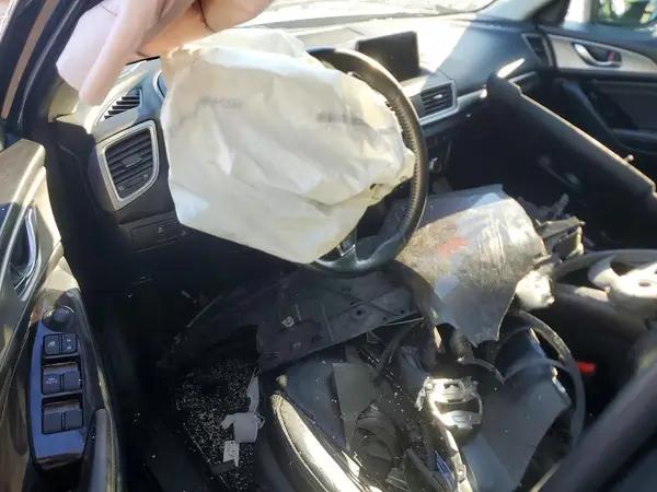 3MZBN1V35JM163970 2018 MAZDA 3 - Image 8