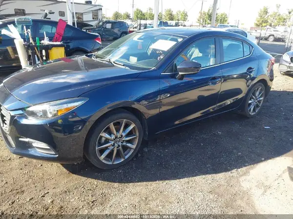 3MZBN1V35JM168330 2018 MAZDA 3 - Image 2