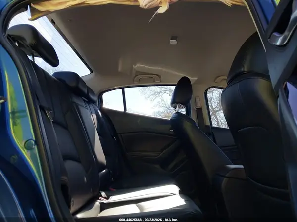 3MZBN1V35JM174709 2018 MAZDA 3 - Image 8