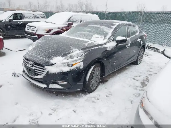 3MZBN1V35JM174970 2018 MAZDA 3 - Image 2