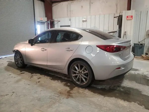 3MZBN1V35JM177545 2018 MAZDA 3 - Image 2