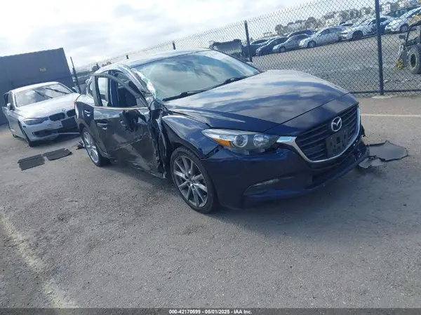 3MZBN1V35JM178131 2018 MAZDA 3 - Image 1