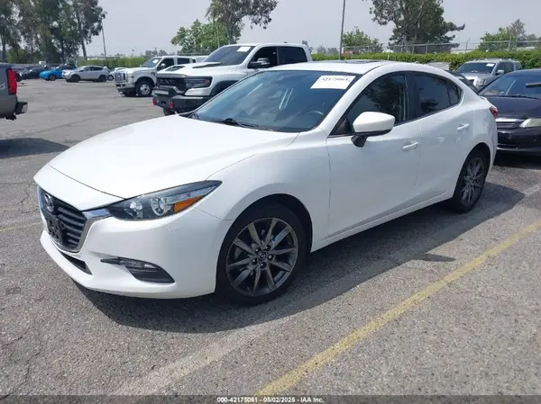 3MZBN1V35JM182020 2018 MAZDA 3 - Image 2