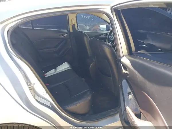 3MZBN1V35JM182065 2018 MAZDA 3 - Image 8