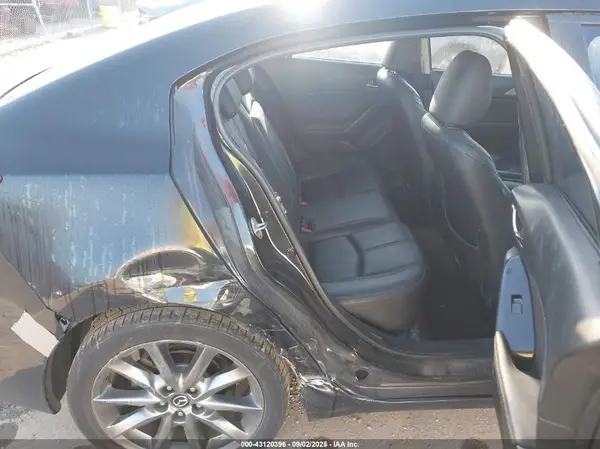 3MZBN1V35JM183068 2018 MAZDA 3 - Image 8