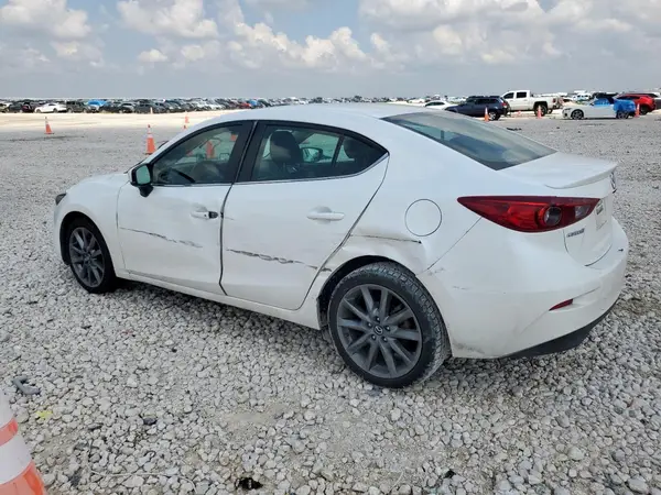 3MZBN1V35JM184141 2018 MAZDA 3 - Image 2
