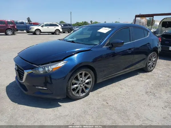 3MZBN1V35JM185841 2018 MAZDA 3 - Image 2