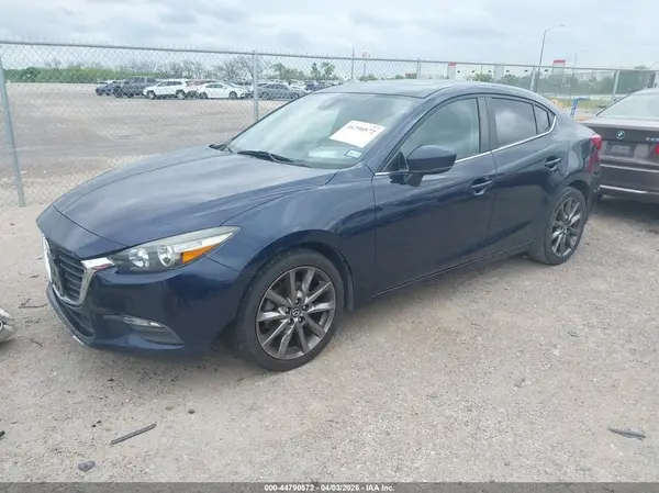 3MZBN1V35JM190487 2018 MAZDA 3 - Image 2