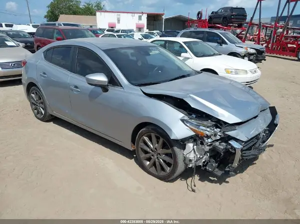 3MZBN1V35JM193132 2018 MAZDA 3 - Image 1