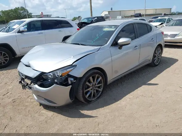 3MZBN1V35JM193132 2018 MAZDA 3 - Image 2