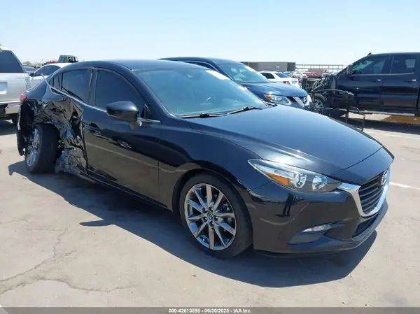 3MZBN1V35JM201505 2018 MAZDA 3 - Image 1