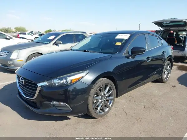 3MZBN1V35JM201505 2018 MAZDA 3 - Image 2