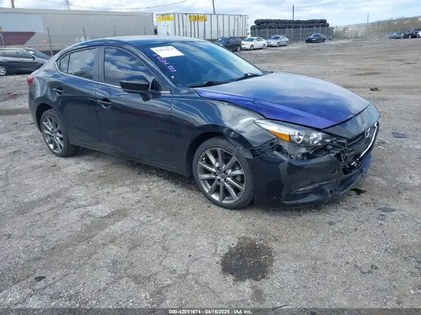 3MZBN1V35JM201844 2018 MAZDA 3 - Image 1