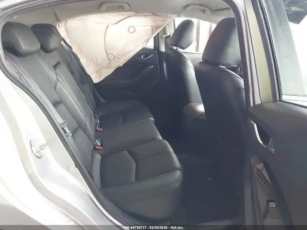 3MZBN1V35JM201908 2018 MAZDA 3 - Image 8