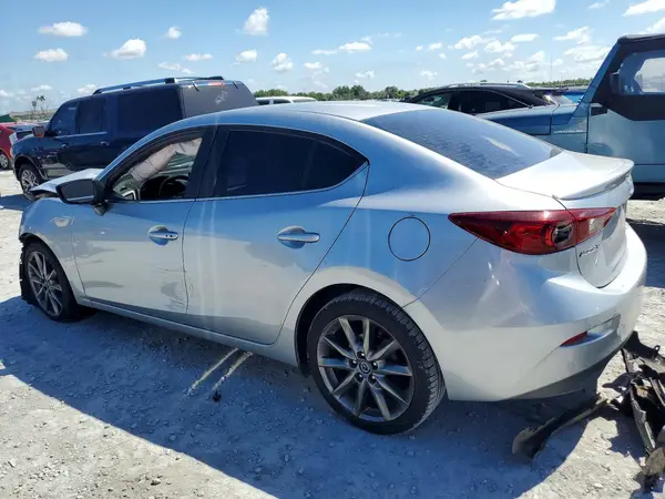 3MZBN1V35JM206722 2018 MAZDA 3 - Image 2