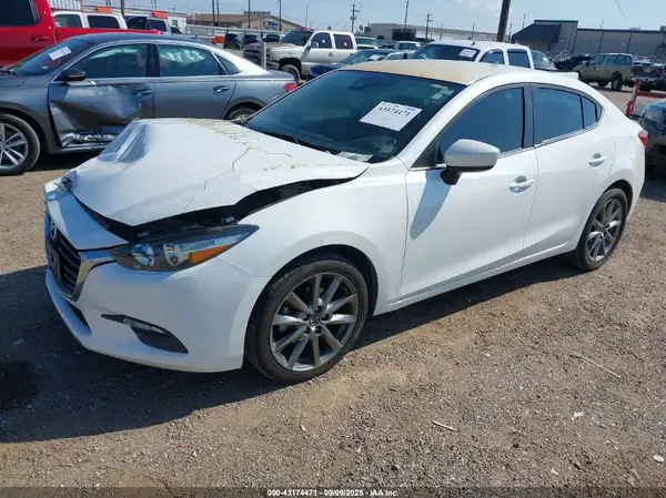 3MZBN1V35JM210544 2018 MAZDA 3 - Image 2
