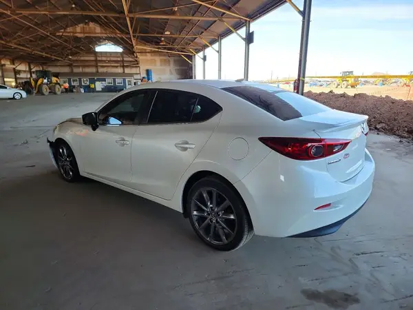 3MZBN1V35JM211922 2018 MAZDA 3 - Image 2