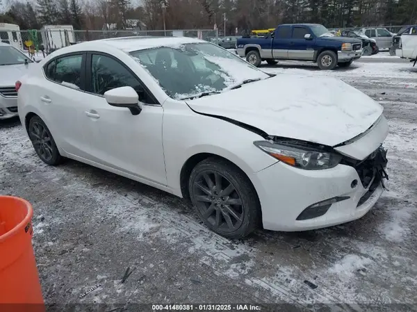 3MZBN1V35JM216330 2018 MAZDA 3 - Image 1