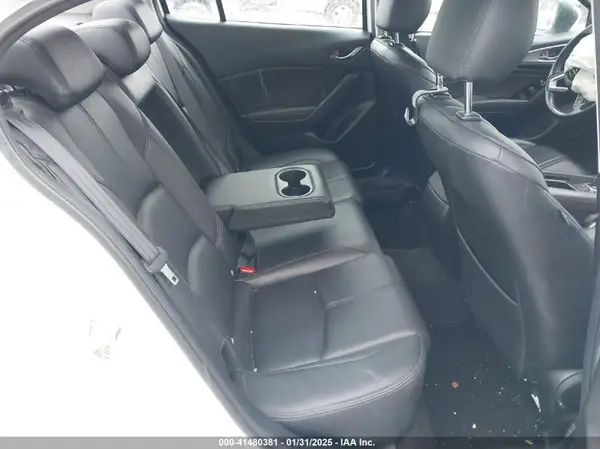 3MZBN1V35JM216330 2018 MAZDA 3 - Image 8