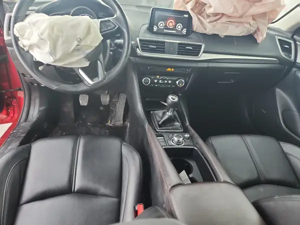 3MZBN1V35JM220863 2018 MAZDA 3 - Image 8