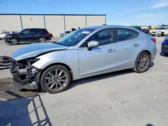 3MZBN1V35JM231989 2018 MAZDA 3