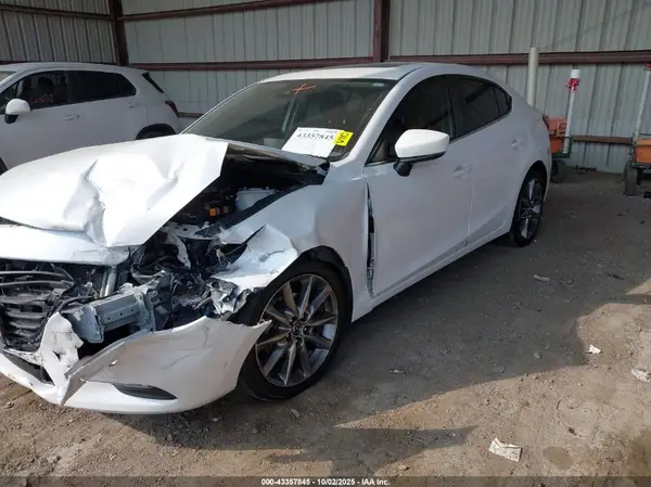 3MZBN1V35JM237078 2018 MAZDA 3 - Image 2