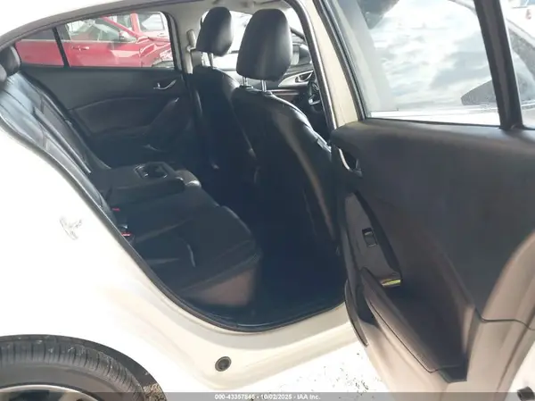 3MZBN1V35JM237078 2018 MAZDA 3 - Image 8