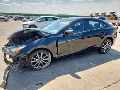 3MZBN1V35JM240157 2018 MAZDA 3