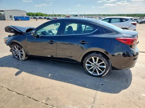 3MZBN1V35JM240157 2018 MAZDA 3 - Image 2
