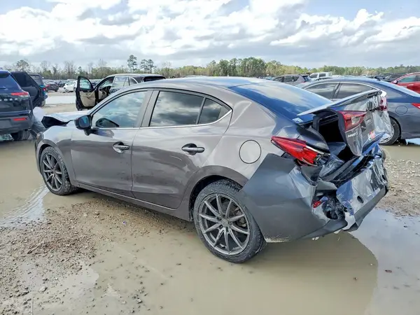 3MZBN1V35JM256102 2018 MAZDA 3 - Image 2