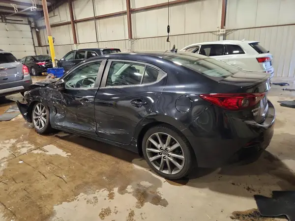 3MZBN1V35JM256780 2018 MAZDA 3 - Image 2