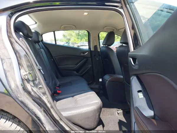 3MZBN1V35JM259226 2018 MAZDA 3 - Image 8